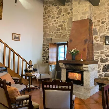 Casa D'campo Ferreira Сasa de vacaciones Pitoes das Junias