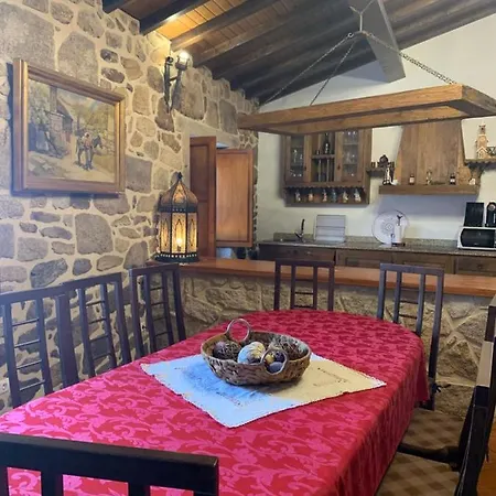 Dom wakacyjny Casa D'campo Ferreira Pitoes das Junias